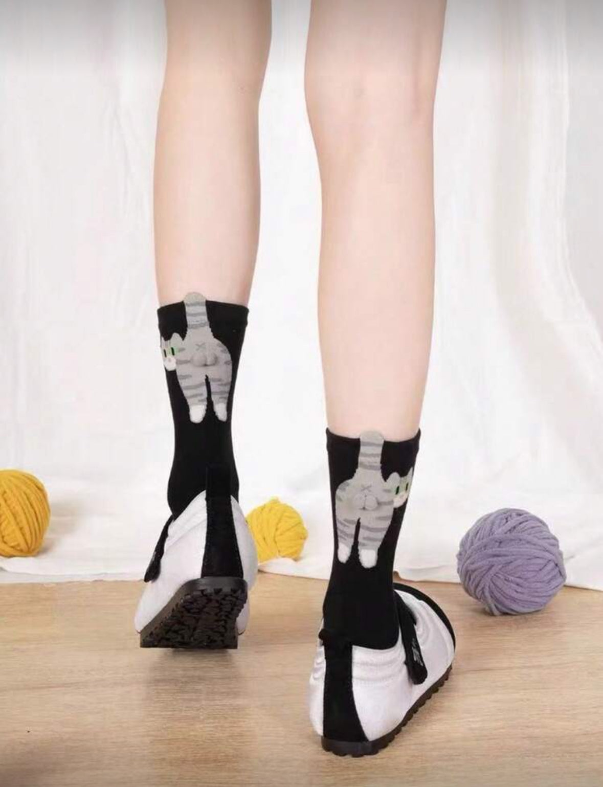 Medias de gatitos con bolitas