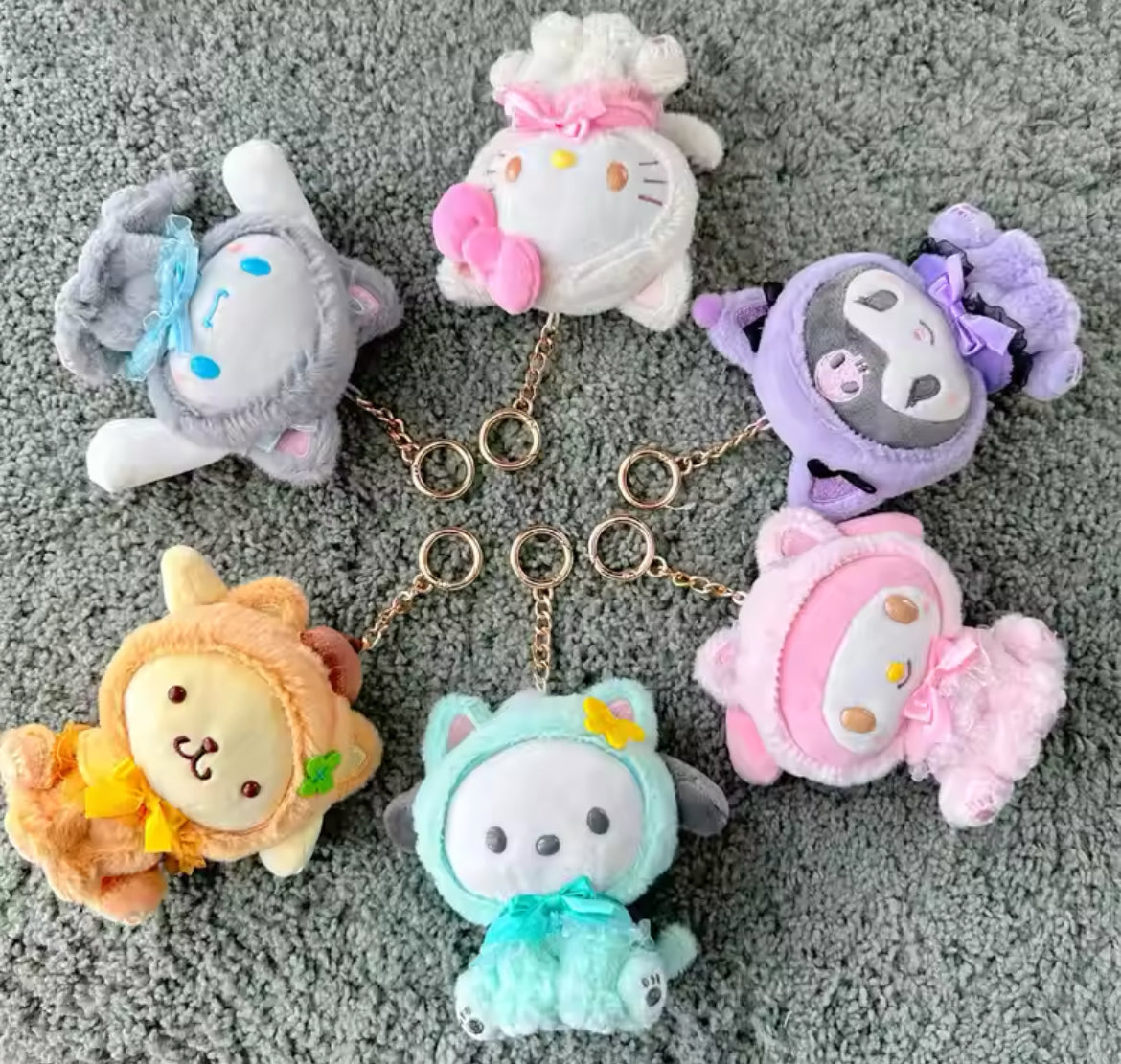 Peluche sanrio gatitos
