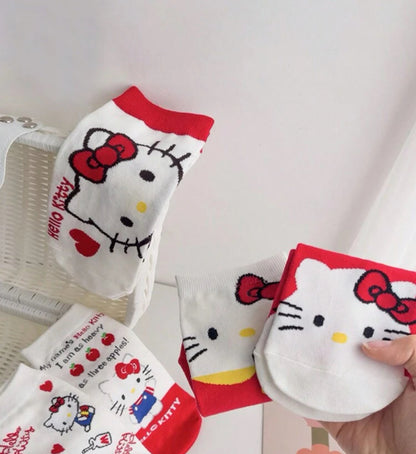 5 pares de medias hello kitty o hangyodon