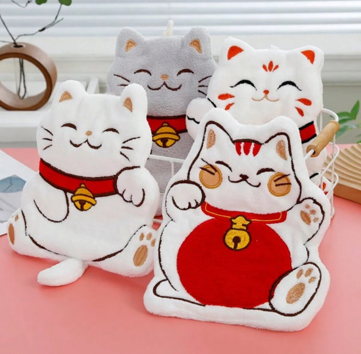 Toalla de manos gatitos de la suerte