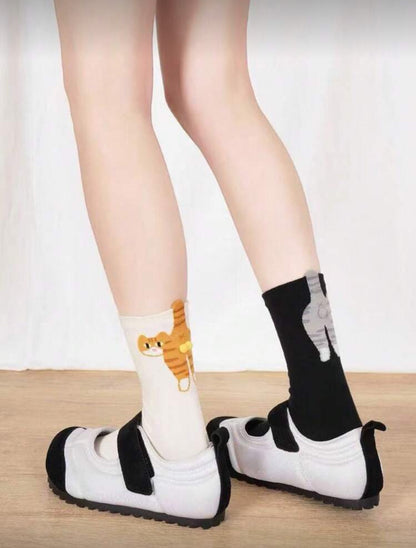 Medias de gatitos con bolitas